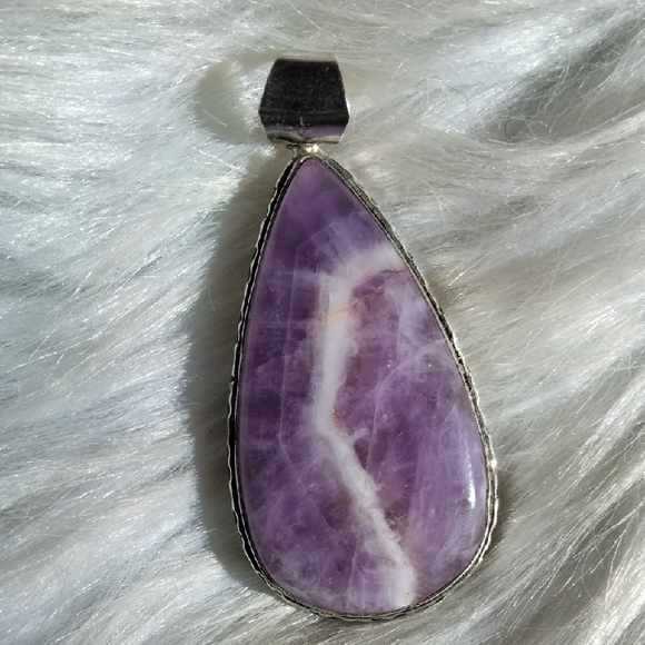 Jewelry - Beautiful Chevron Amethyst Silver Plated Gemstone Necklace Pendant